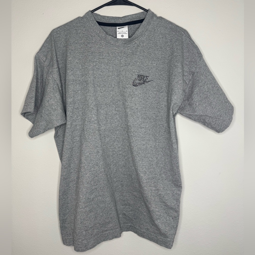 Nike Womens Size M Short Sleeve Thick Gray Shirt With Speckled Logo